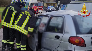 Urbino - Scontro frontale tra auto e bus: morto un 33enne